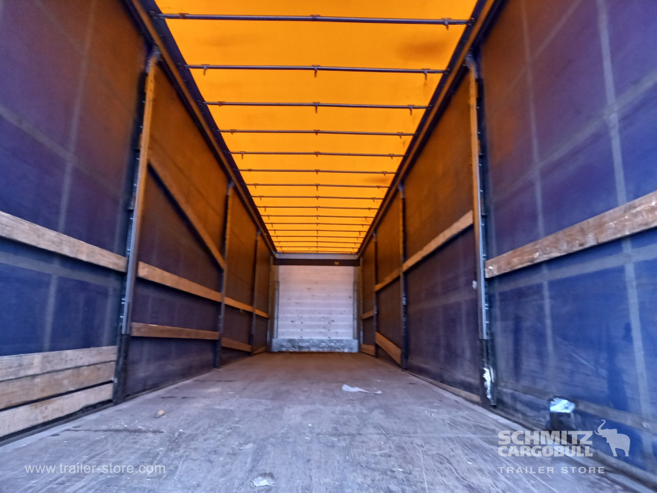 Schmitz Cargobull Curtainsider Standard 