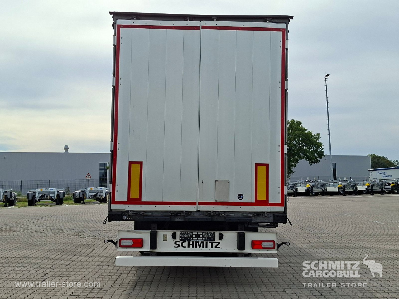 Schmitz Cargobull Curtainsider Standard Getränke 