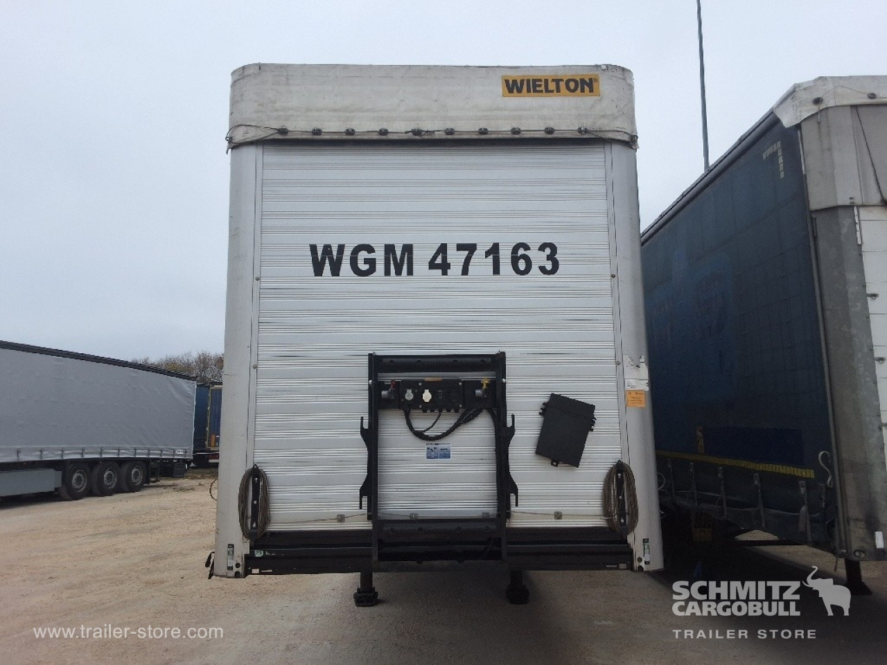 WIELTON Curtainsider Mega 