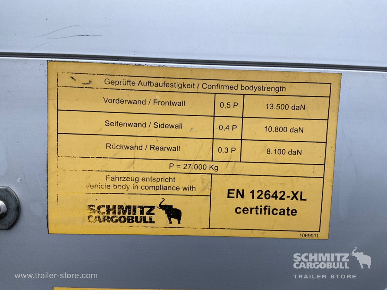 Schmitz Cargobull Curtainsider Standard Forklift holder 