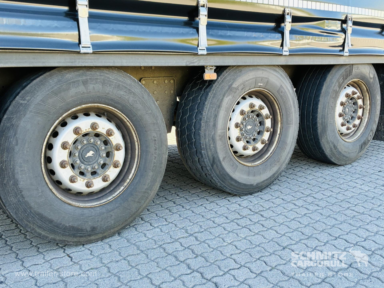 Schmitz Cargobull Curtainsider Standard 