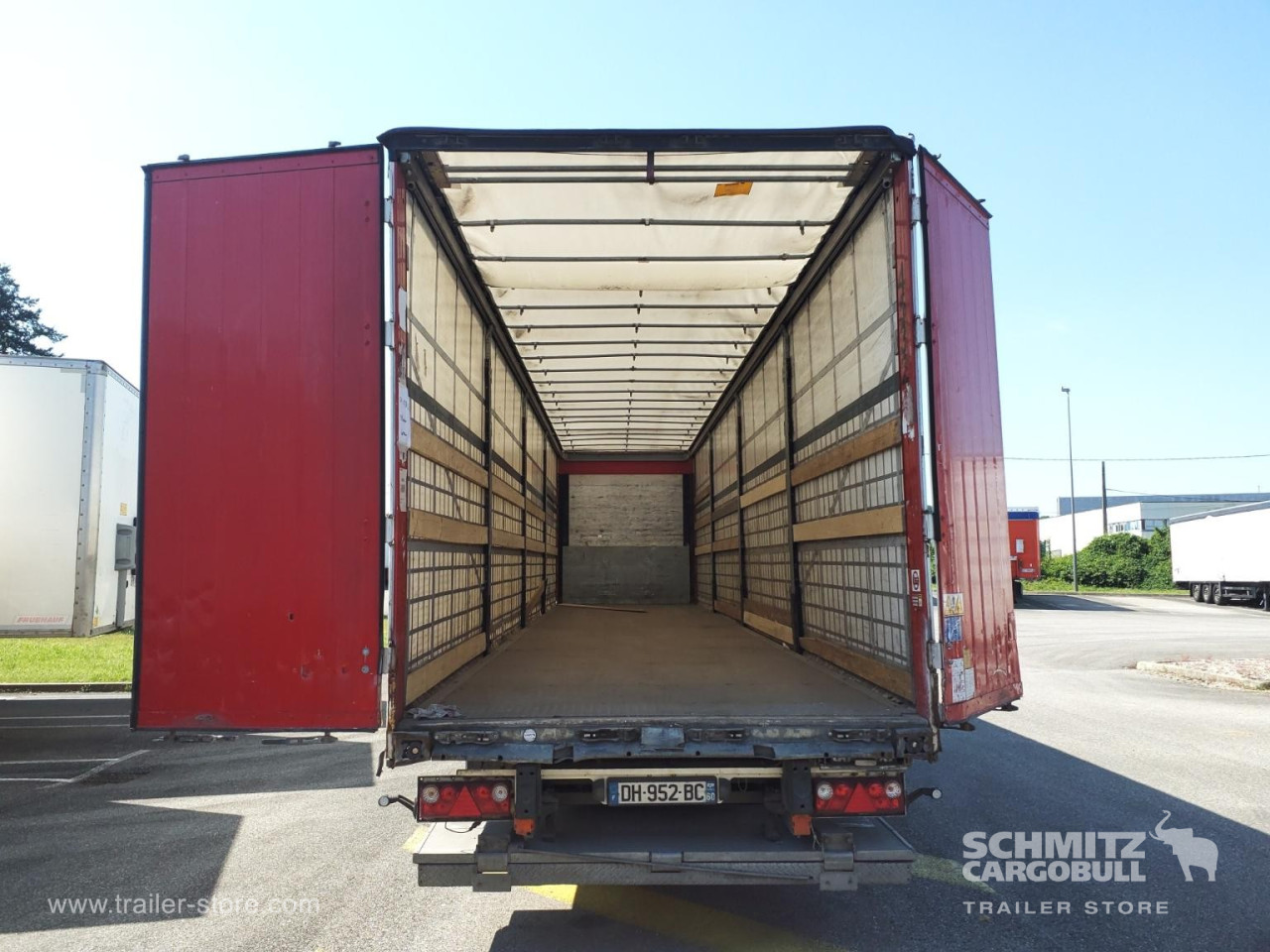 Schmitz Cargobull Semitrailer Curtainsider Standard Hayon 