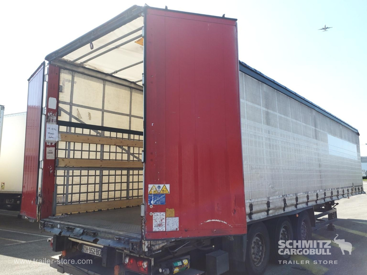Schmitz Cargobull Semitrailer Curtainsider Standard Hayon 