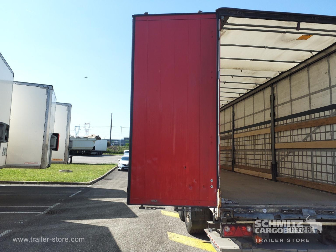 Schmitz Cargobull Semitrailer Curtainsider Standard Hayon 