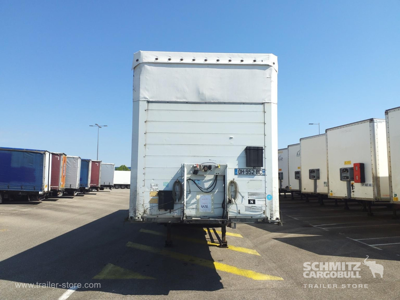 Schmitz Cargobull Semitrailer Curtainsider Standard Hayon 
