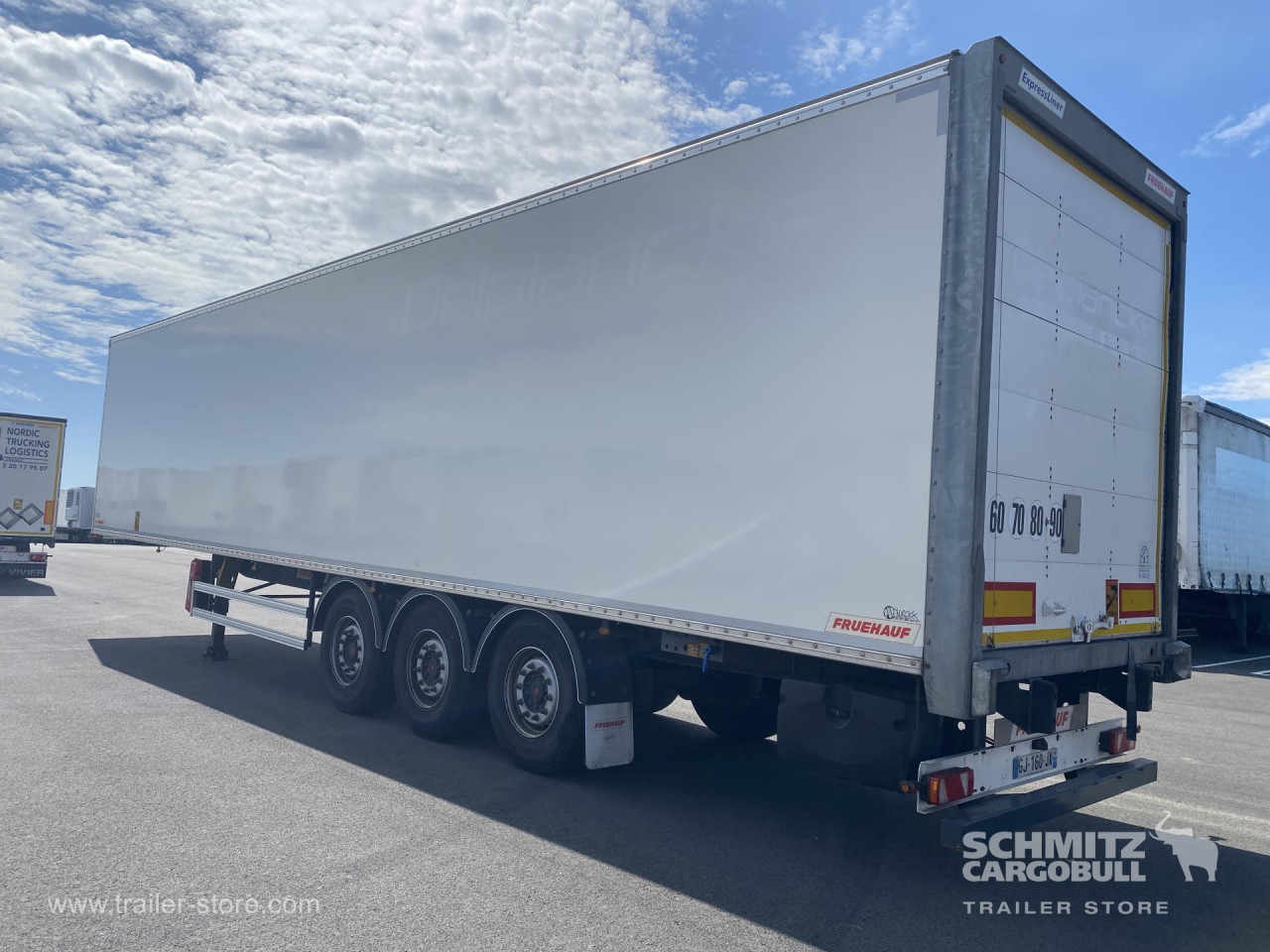 FRUEHAUF Semitrailer Dryfreight Standard Porte relevante 