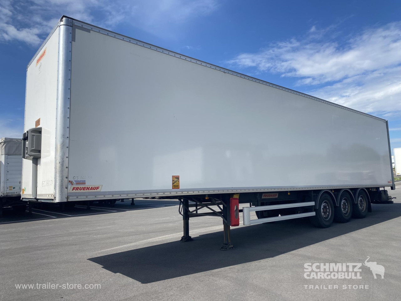 FRUEHAUF Semitrailer Dryfreight Standard Porte relevante 