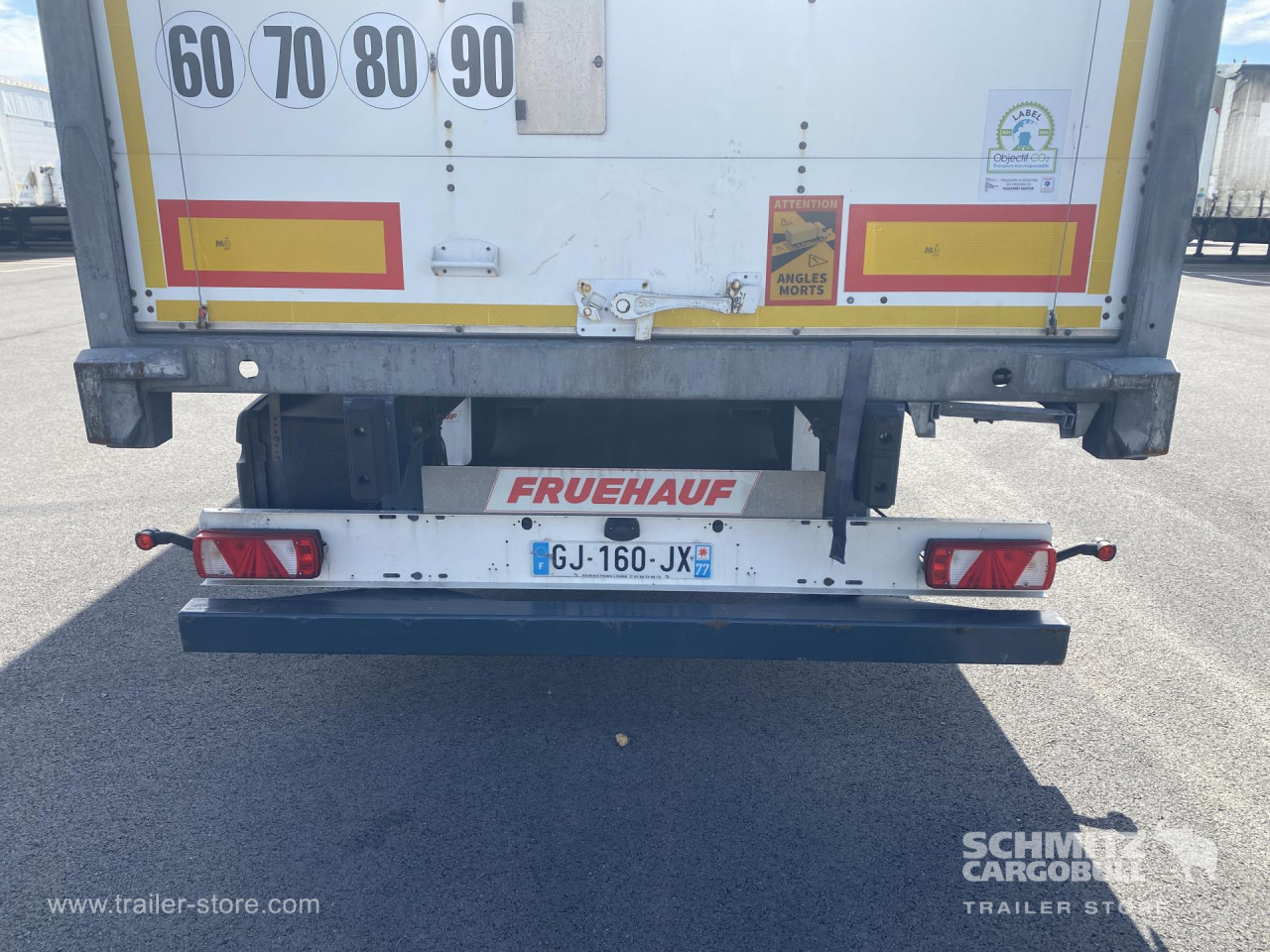 FRUEHAUF Semitrailer Dryfreight Standard Porte relevante 