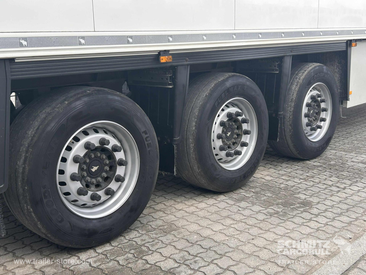 Schmitz Cargobull Reefer Meat hanging system 