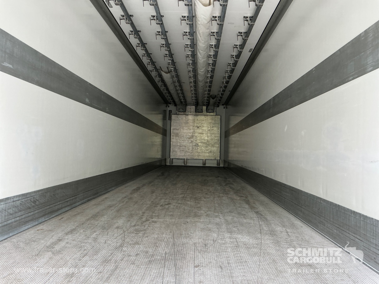 Schmitz Cargobull Reefer Meat hanging system 