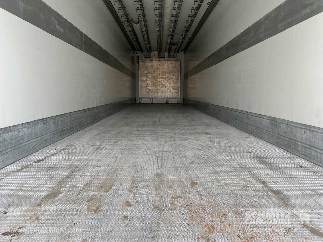 Schmitz Cargobull Reefer Meat hanging system 