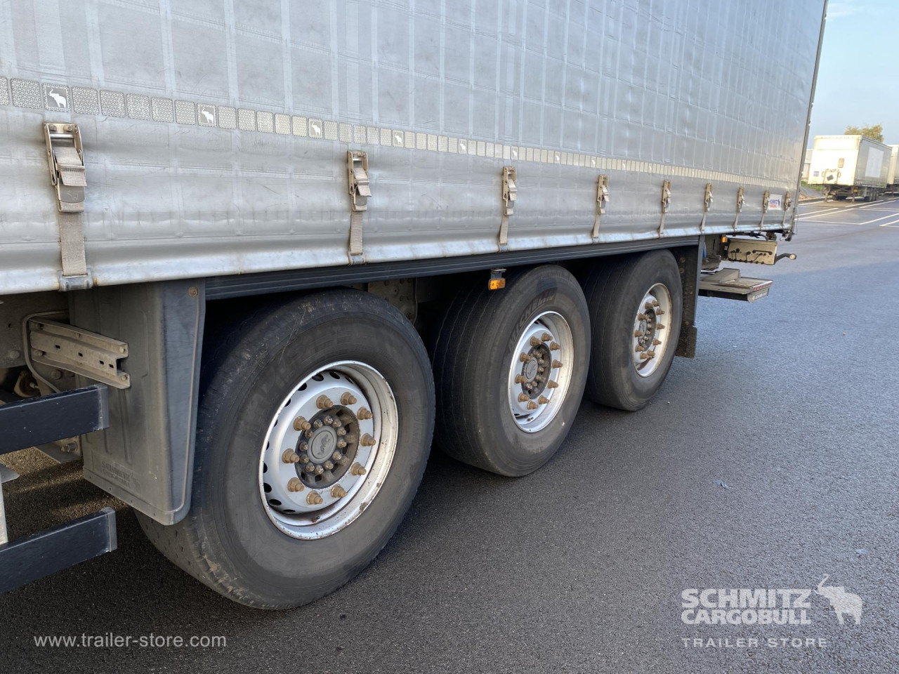 Schmitz Cargobull Semitrailer Curtainsider Standard Hayon 