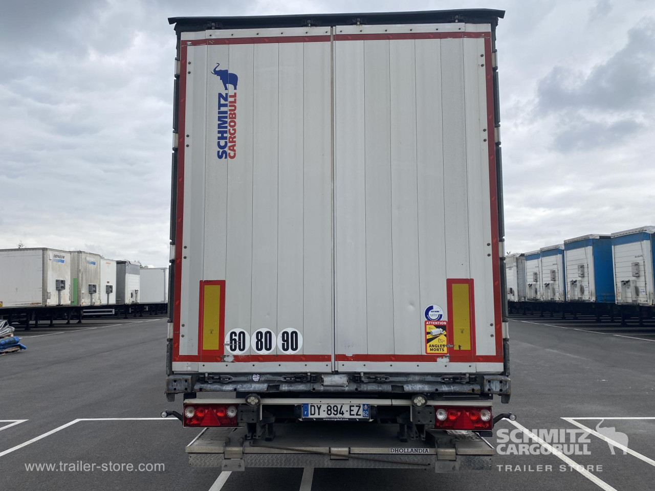 Schmitz Cargobull Semitrailer Curtainsider Standard Hayon 
