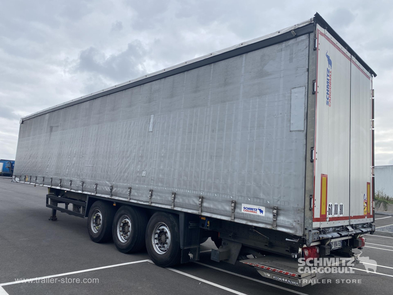 Schmitz Cargobull Semitrailer Curtainsider Standard Hayon 