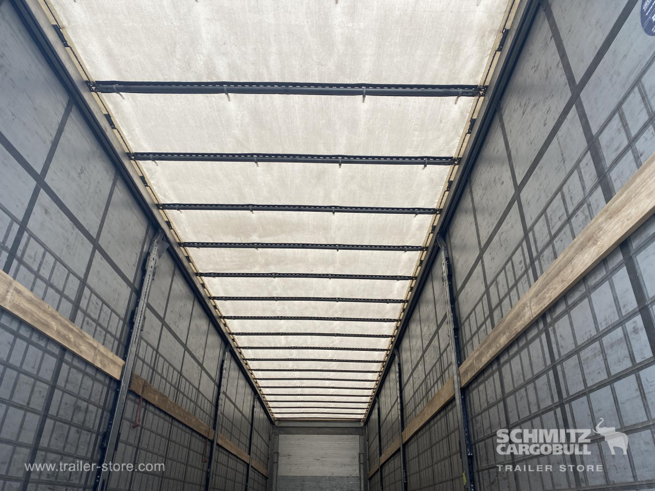 Schmitz Cargobull Semitrailer Curtainsider Standard Hayon 