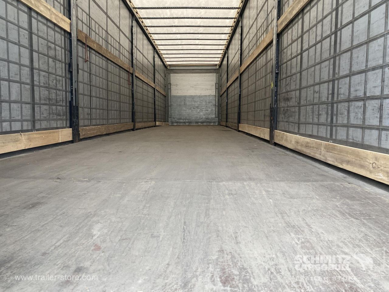 Schmitz Cargobull Semitrailer Curtainsider Standard Hayon 