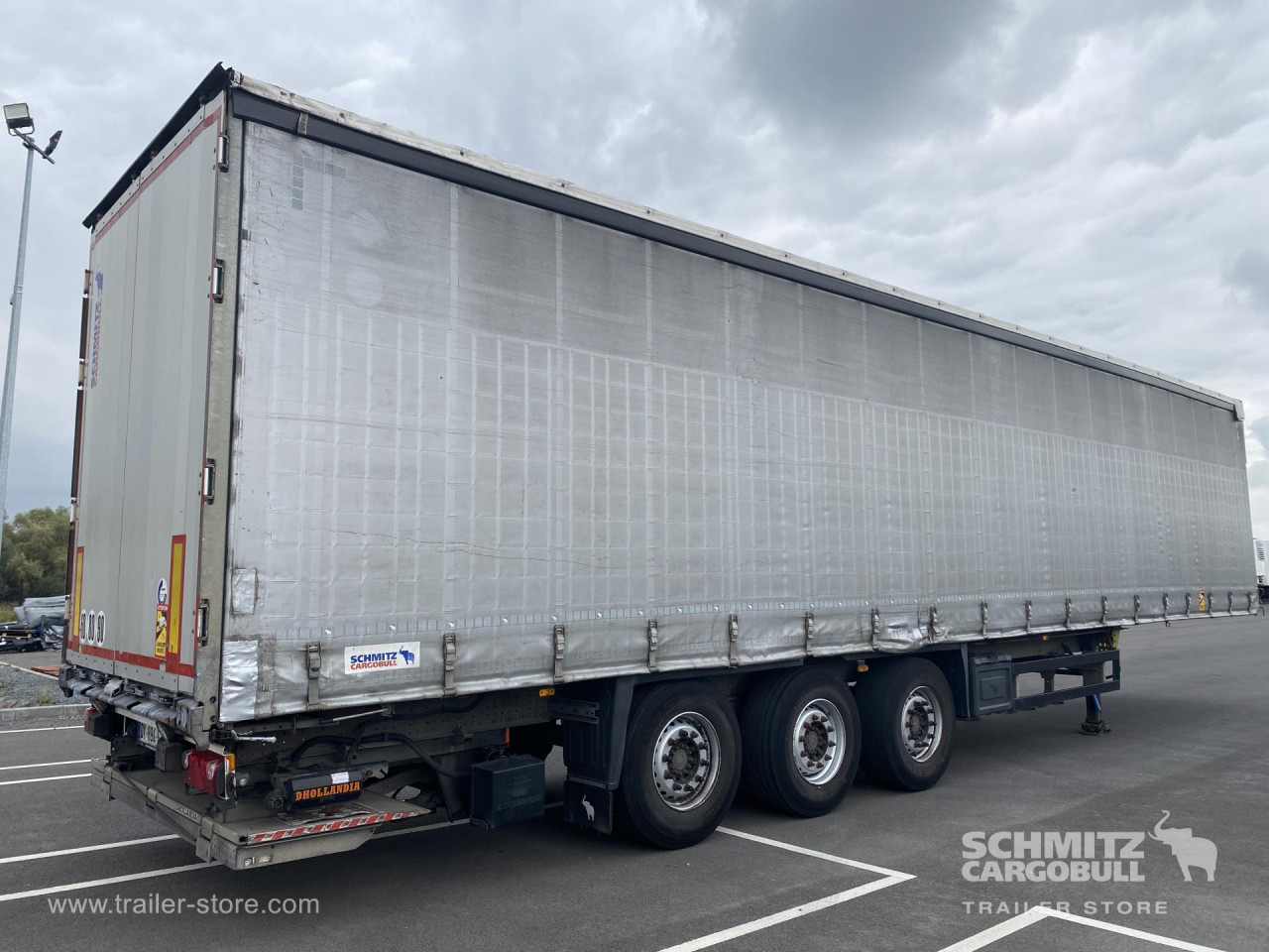 Schmitz Cargobull Semitrailer Curtainsider Standard Hayon 