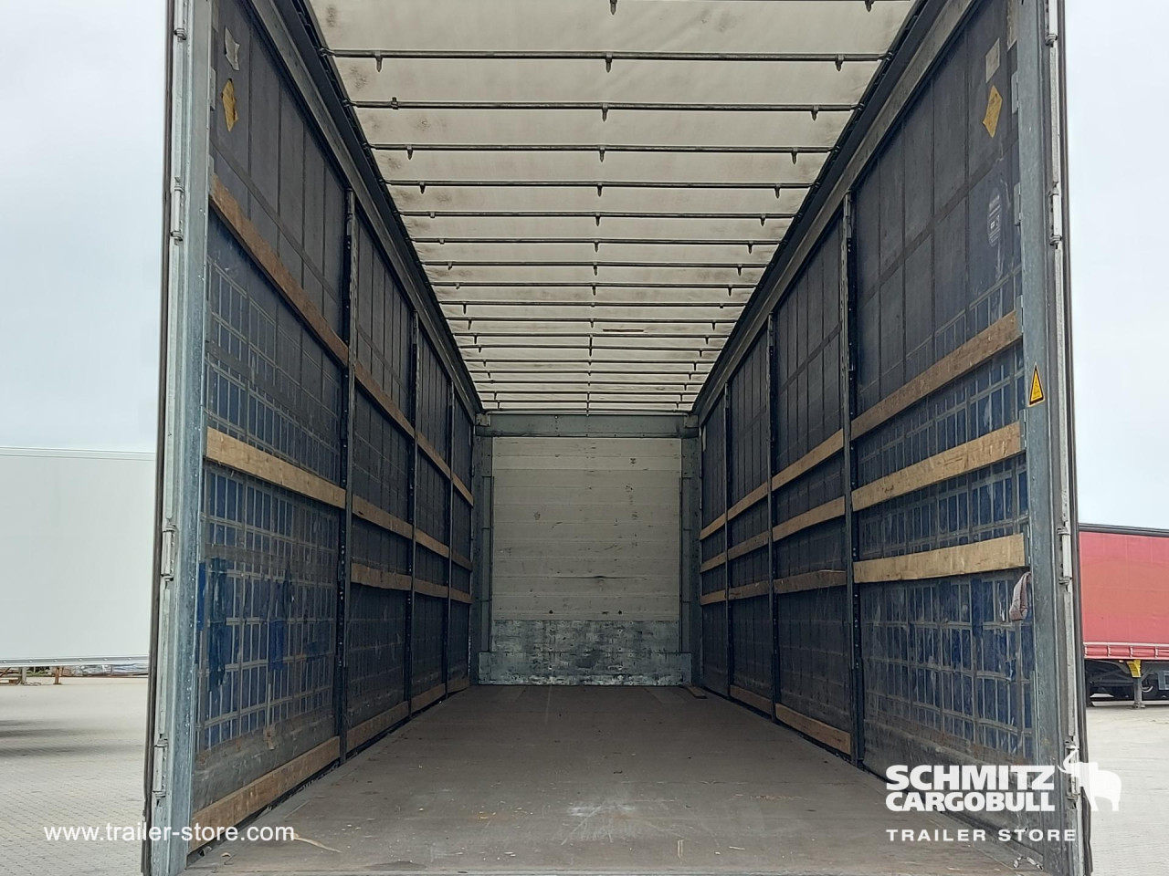 Schmitz Cargobull Curtainsider Mega 