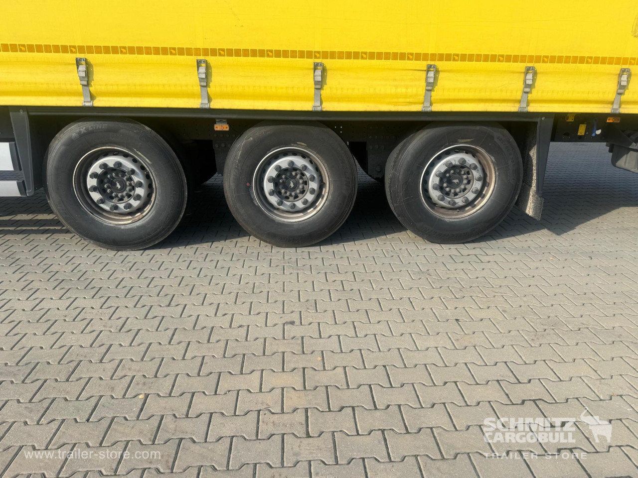 Schmitz Cargobull Curtainsider Standard 