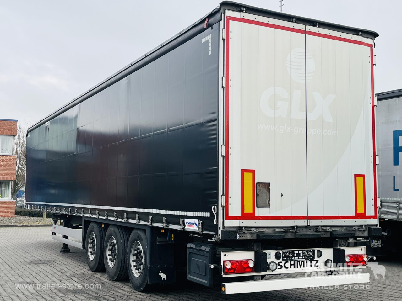 Schmitz Cargobull Curtainsider Standard Getränke 