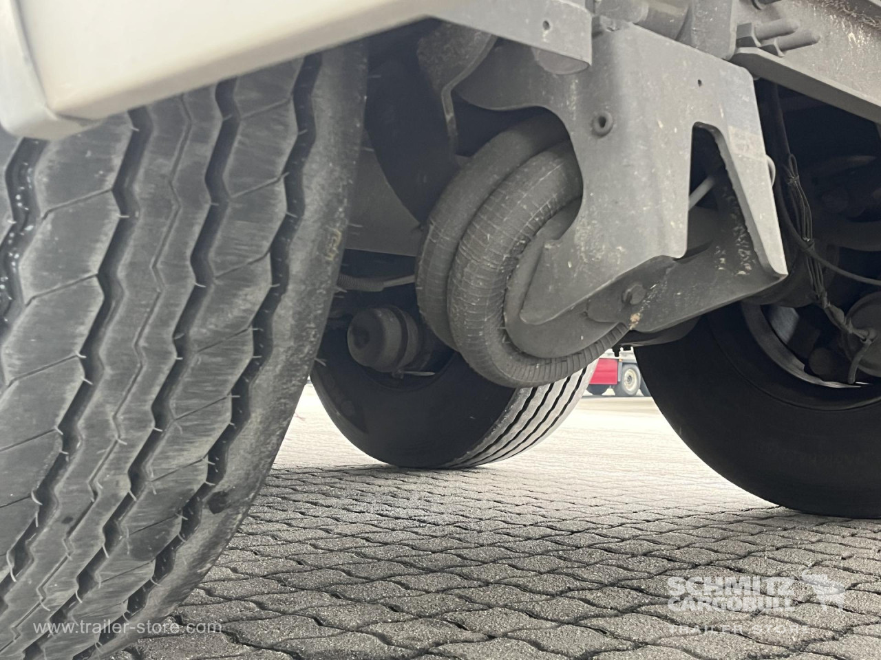 Schmitz Cargobull Curtainsider Standard Getränke 
