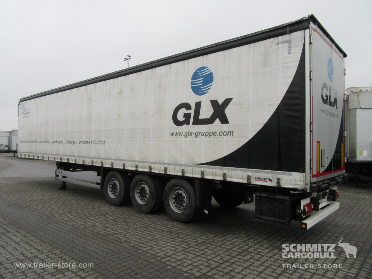 Schmitz Cargobull Curtainsider Standard Getränke 