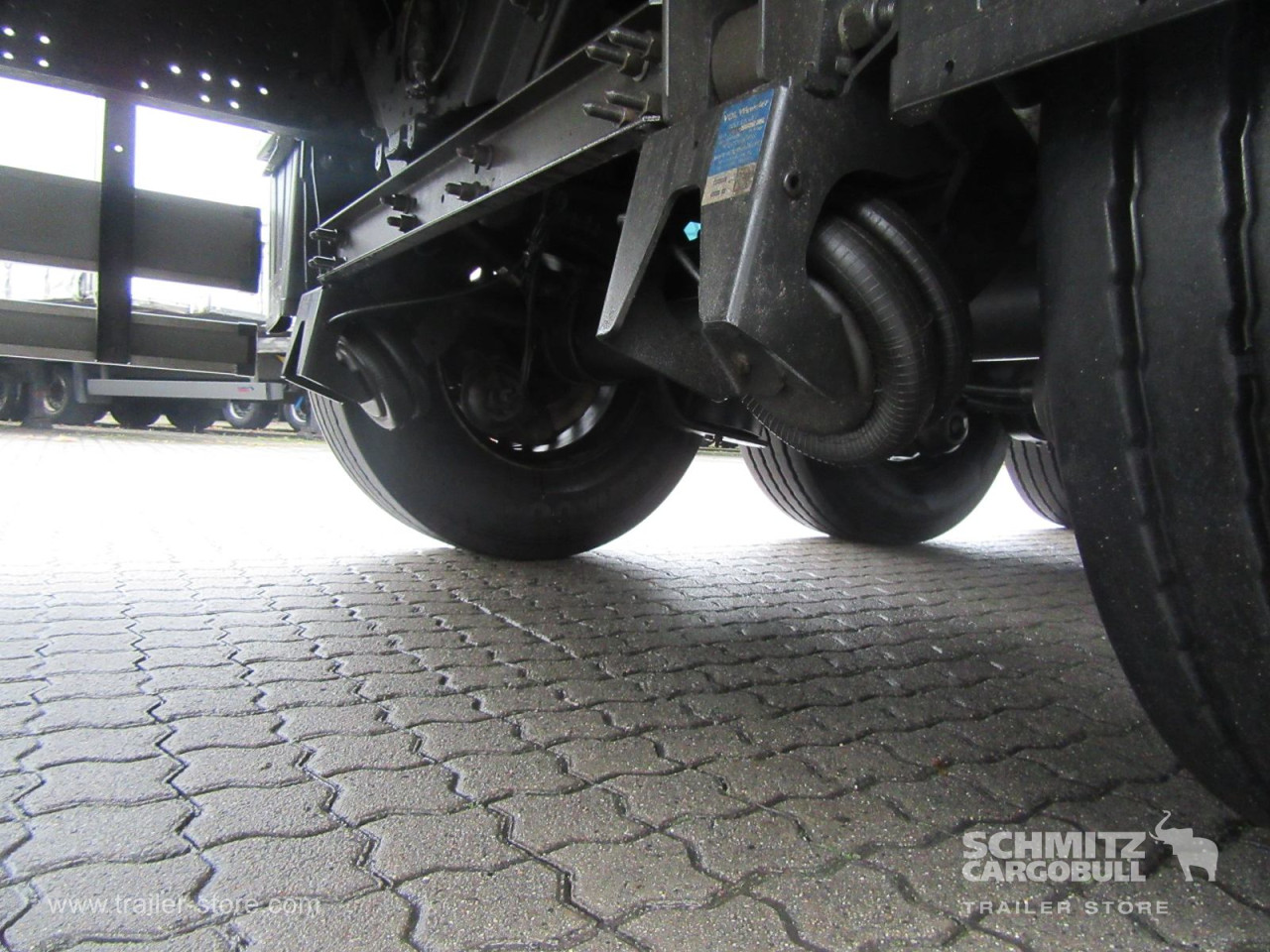 Schmitz Cargobull Curtainsider Standard Getränke 