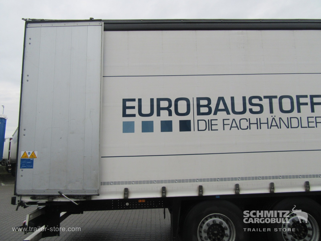 Schmitz Cargobull Curtainsider Standard Getränke 