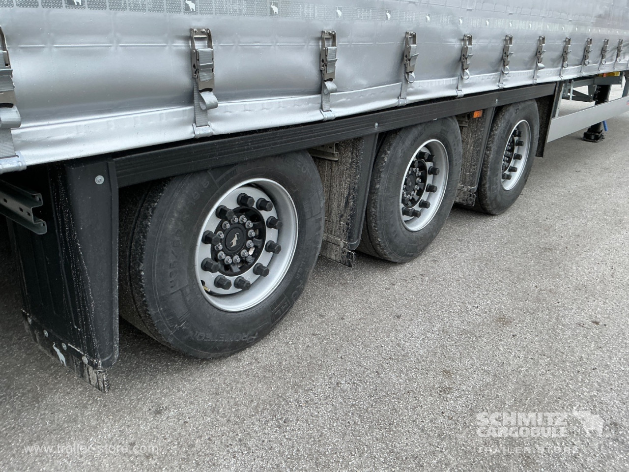 Schmitz Cargobull Curtainsider Mega 