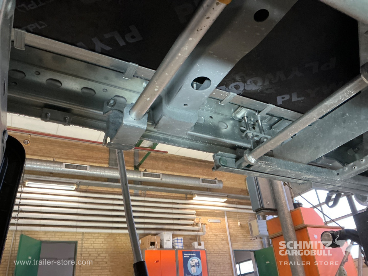 Schmitz Cargobull Curtainsider Mega 