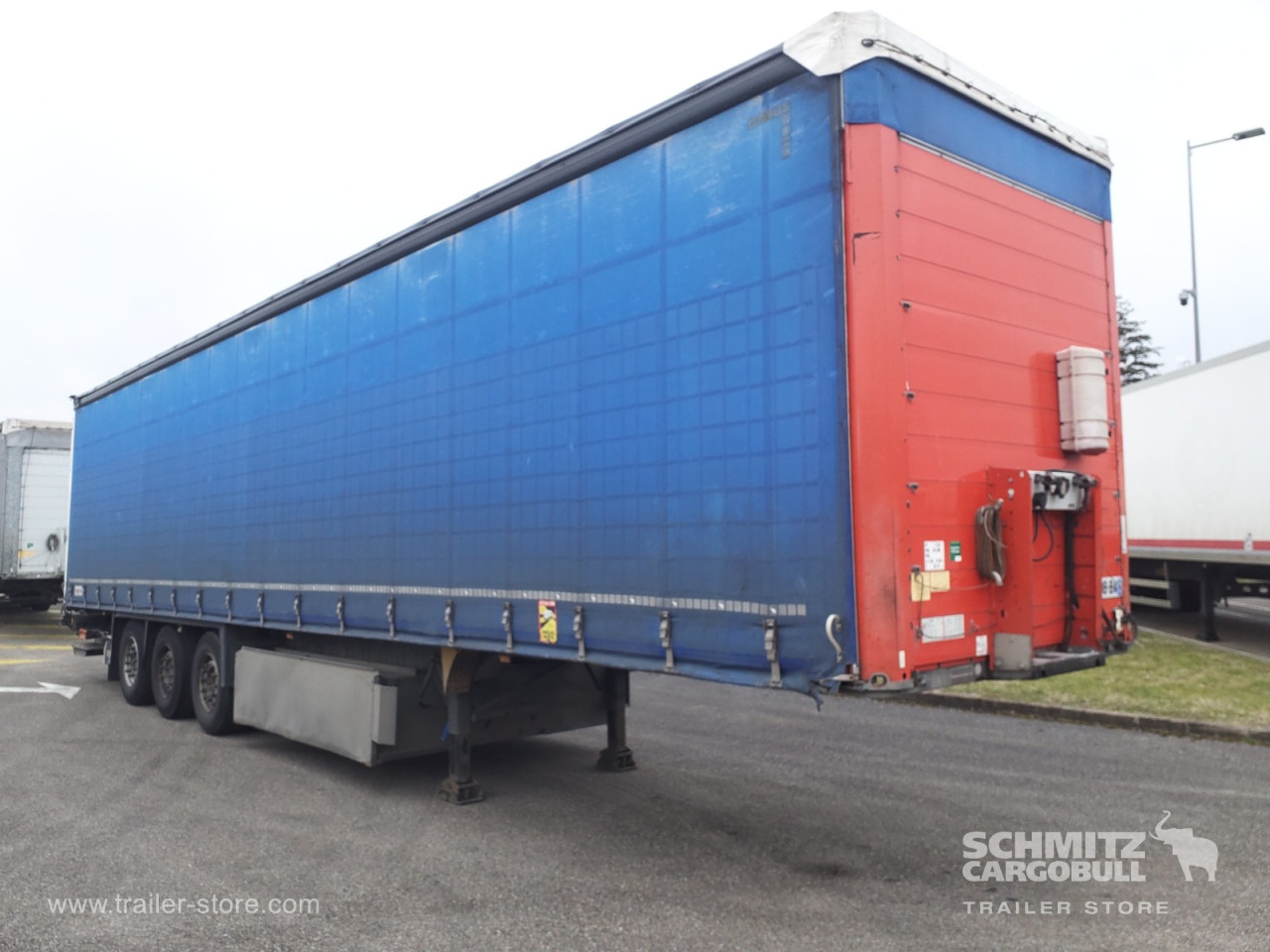 Schmitz Cargobull Semitrailer Curtainsider Standard Hayon 