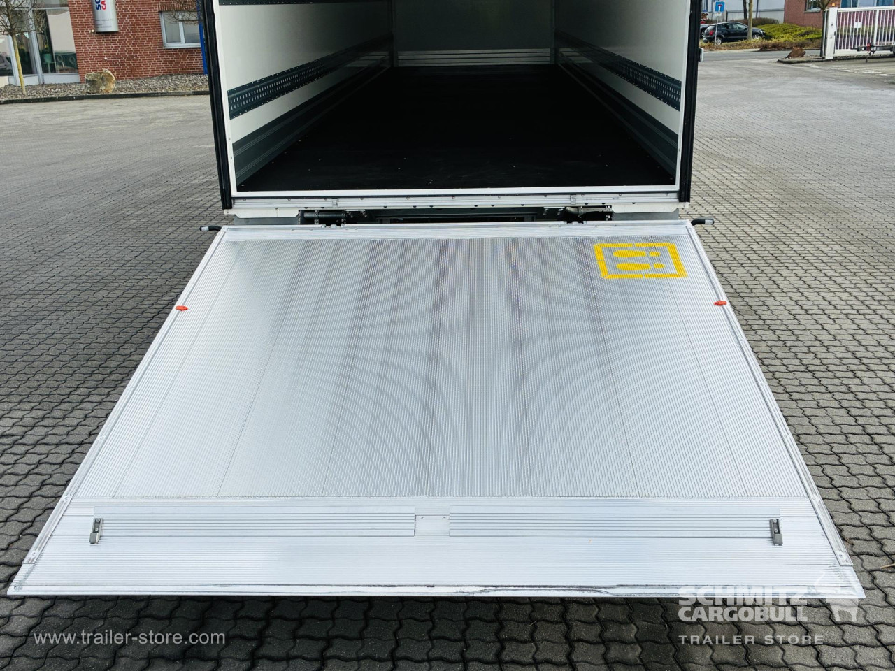 GT TRAILERS Trockenfrachtkoffer Standard Ladebordwand 