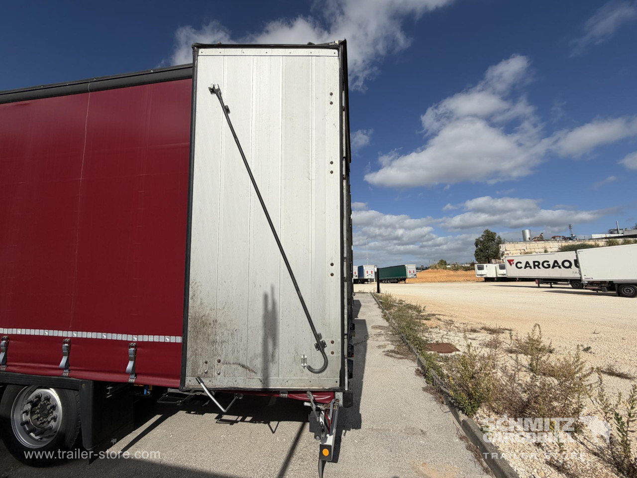 Schmitz Cargobull Curtainsider Mega 