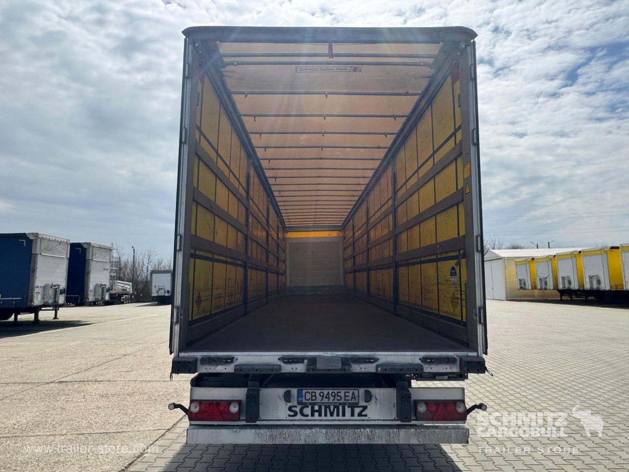 Schmitz Cargobull Curtainsider Standard 