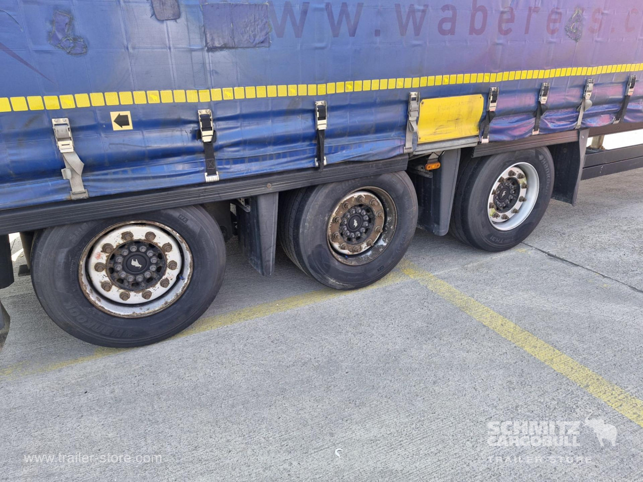 Schmitz Cargobull Curtainsider Mega 
