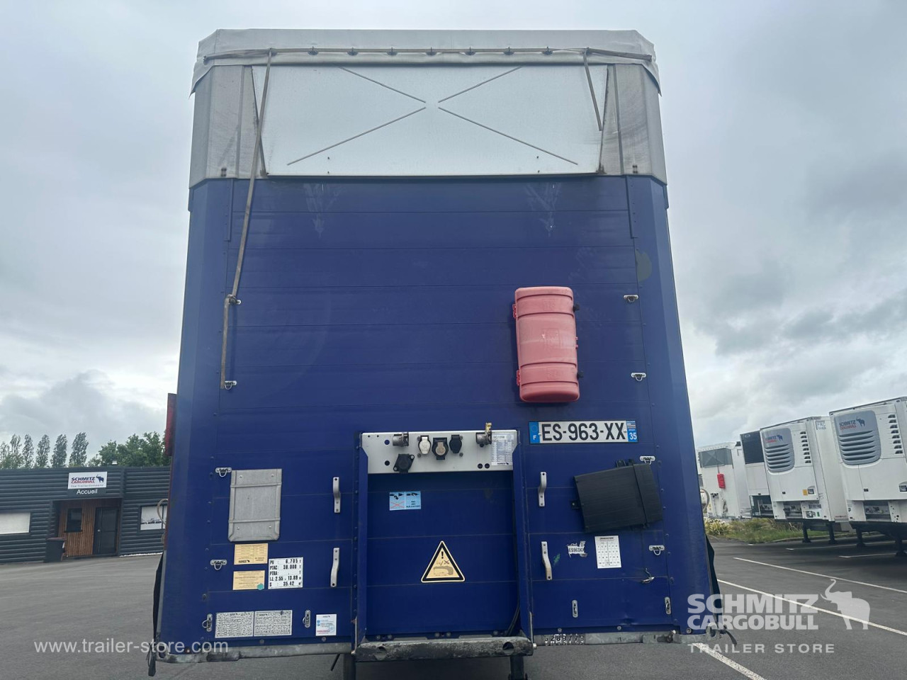 Schmitz Cargobull Semitrailer Curtainsider Mega 