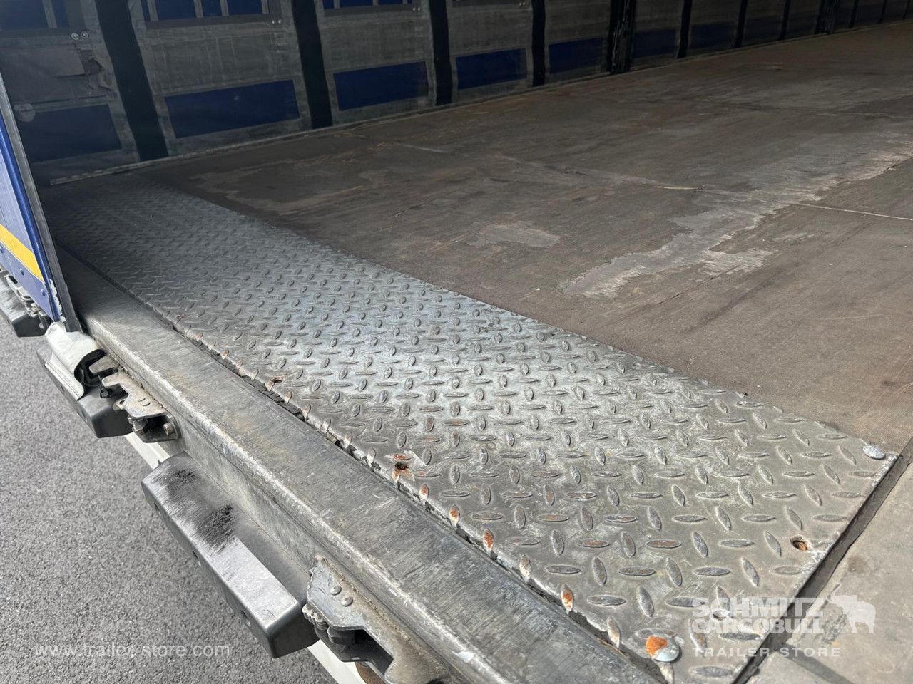 Schmitz Cargobull Semitrailer Curtainsider Mega 