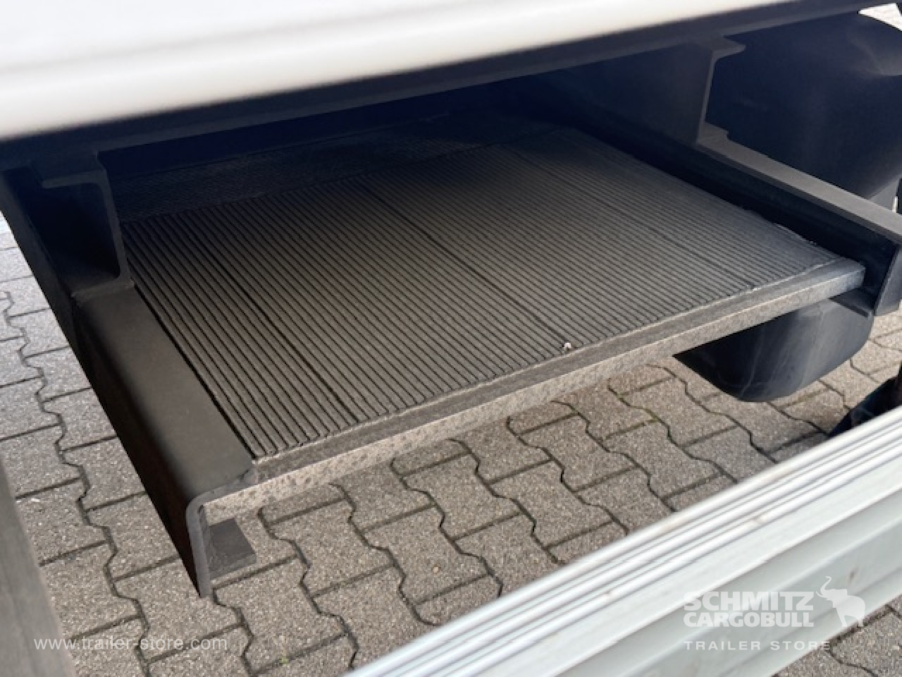 SOR IBERICA Oplegger Vries Multitemp Taillift 