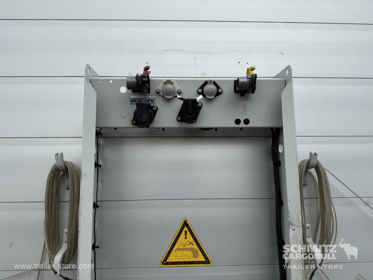 Schmitz Cargobull Curtainsider Standard Getränke 