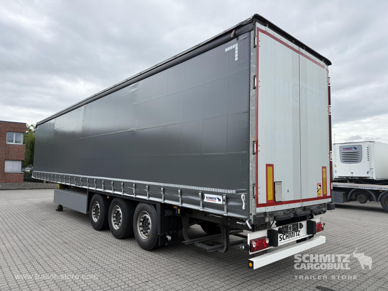 Schmitz Cargobull Curtainsider Standard Getränke 