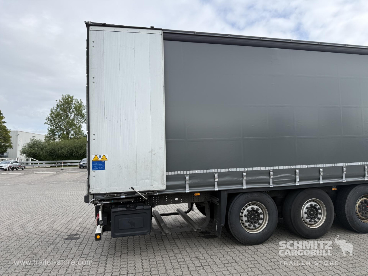 Schmitz Cargobull Curtainsider Standard Getränke 