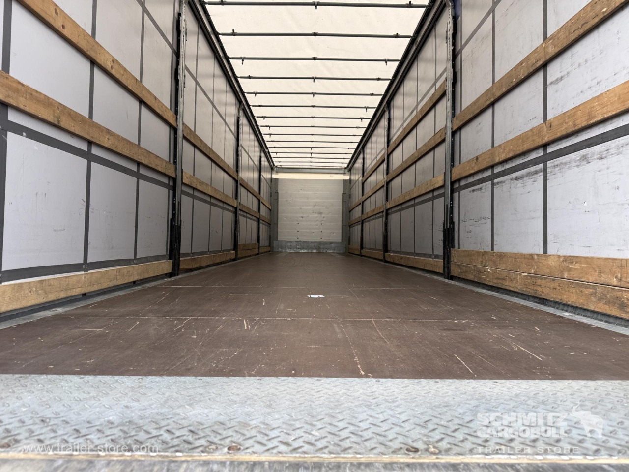 Schmitz Cargobull Curtainsider Standard 