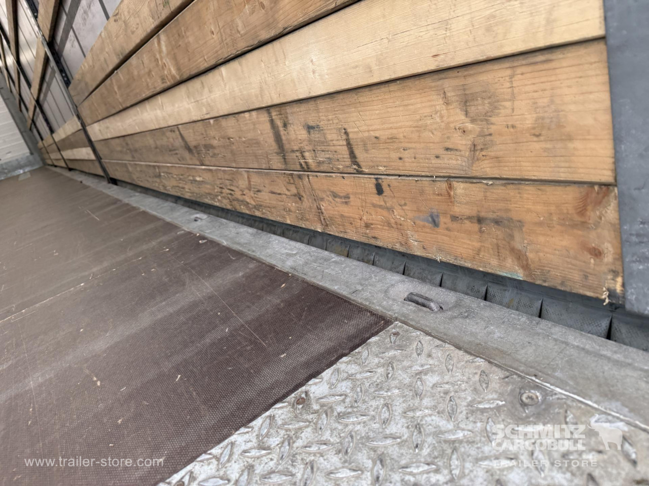 Schmitz Cargobull Curtainsider Standard 