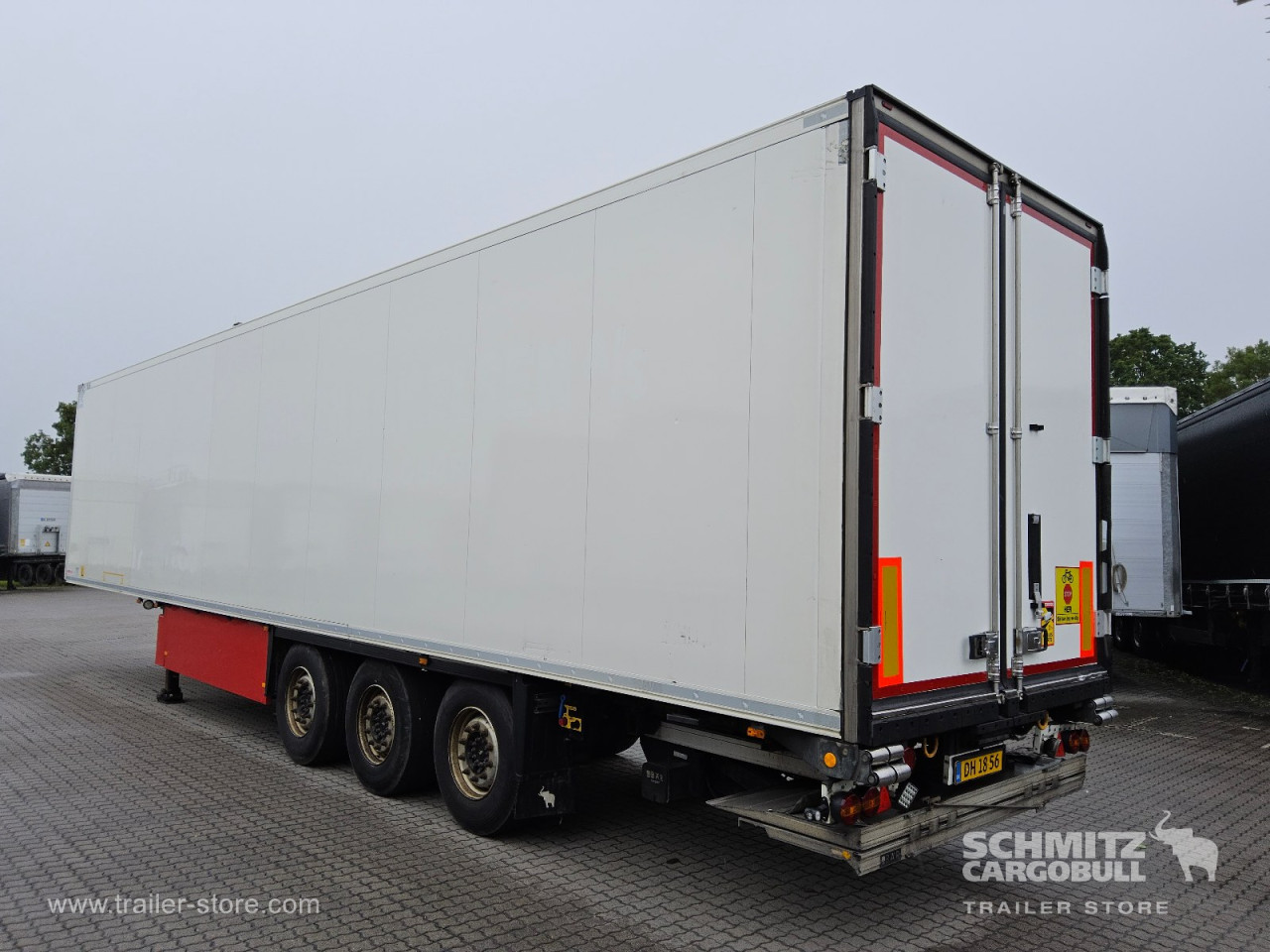 Schmitz Cargobull Tiefkühler Multitemp Doppelstock Ladebordwand 