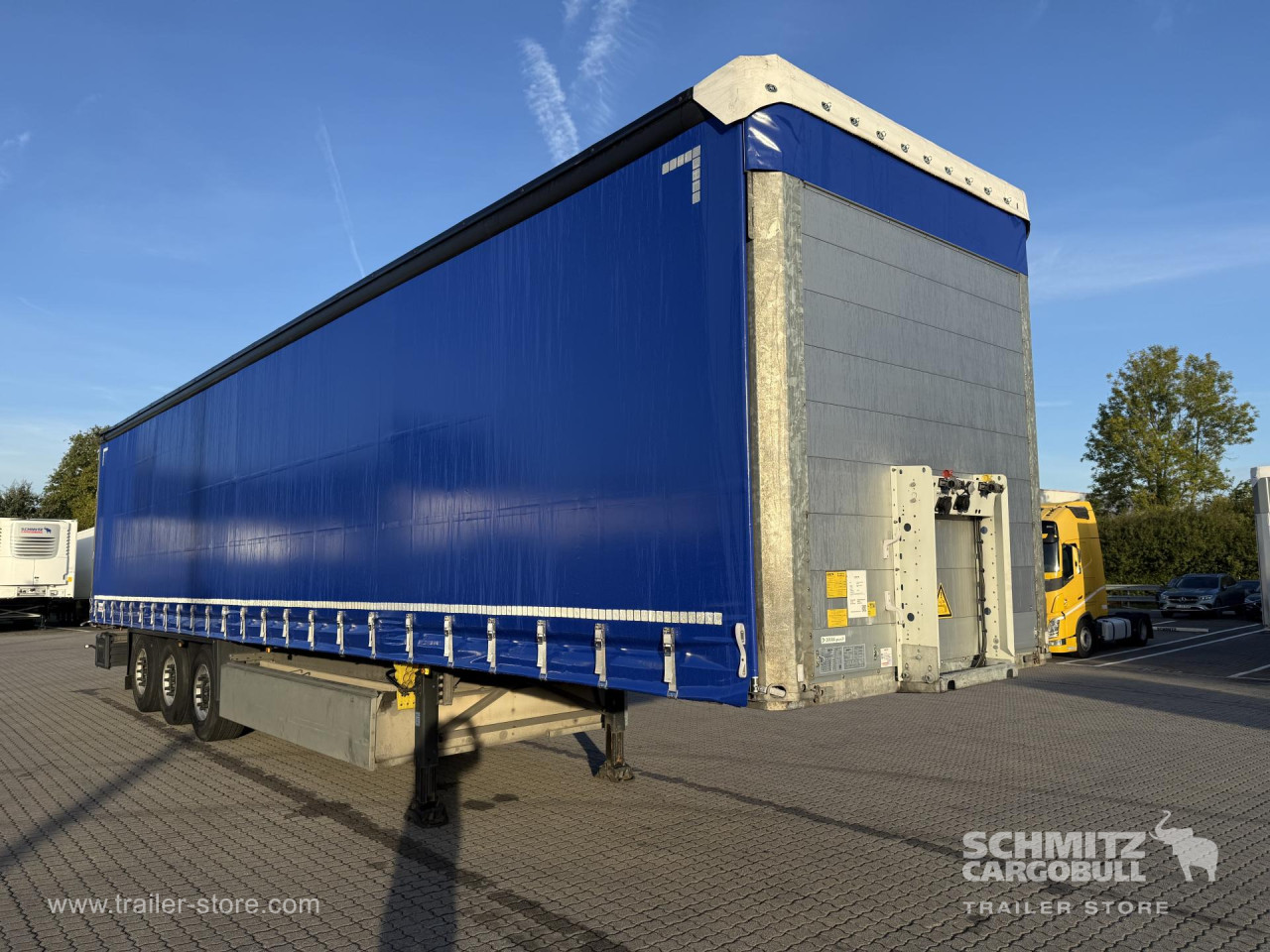 Schmitz Cargobull Curtainsider Standard Getränke 
