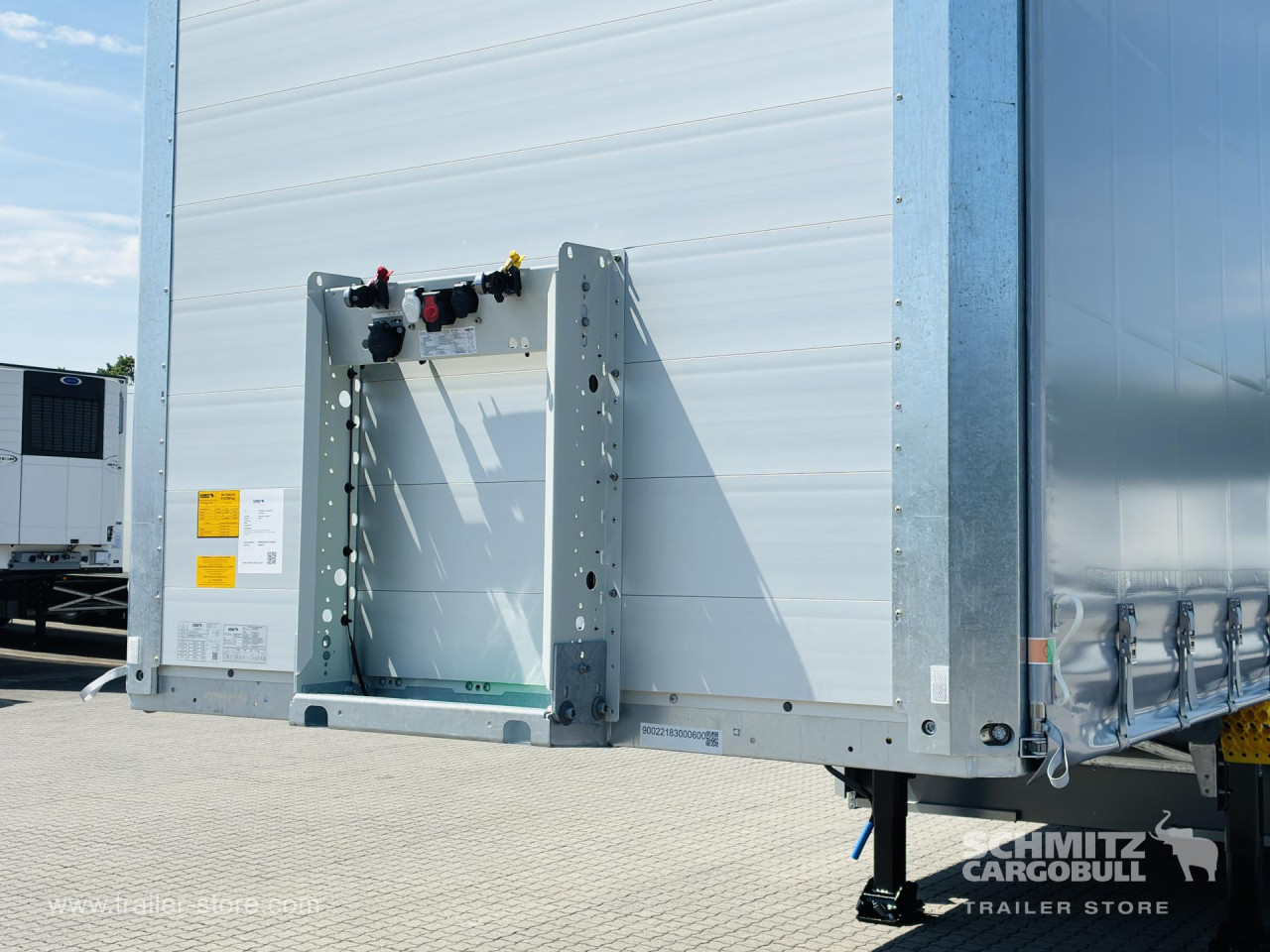Schmitz Cargobull Curtainsider Standard Getränke 