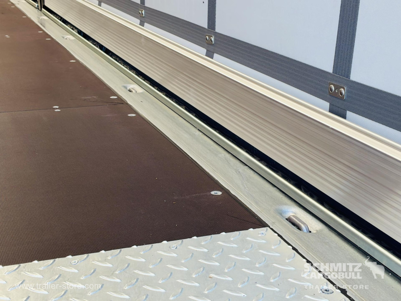 Schmitz Cargobull Curtainsider Standard Getränke 