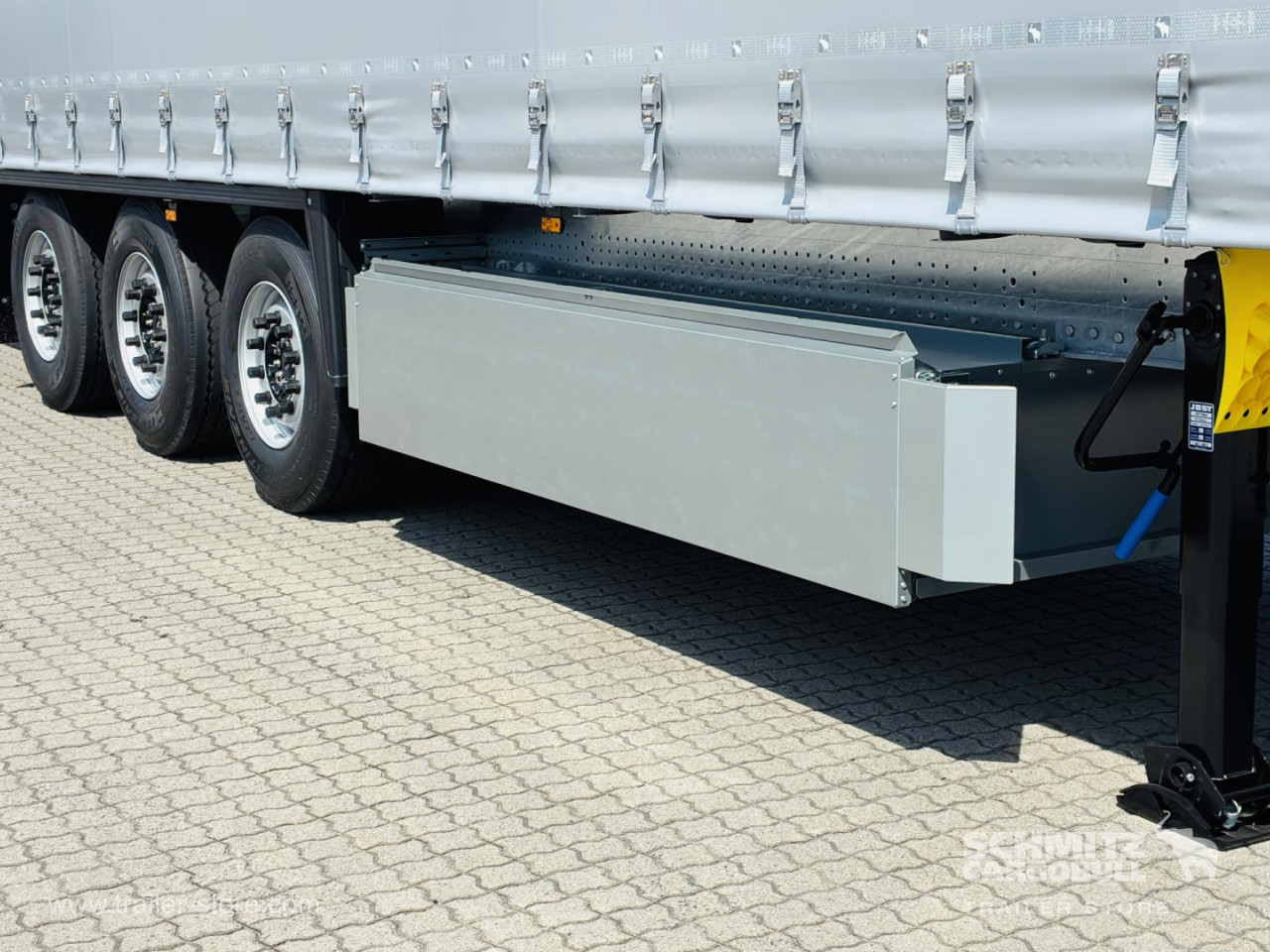 Schmitz Cargobull Curtainsider Standard Getränke 