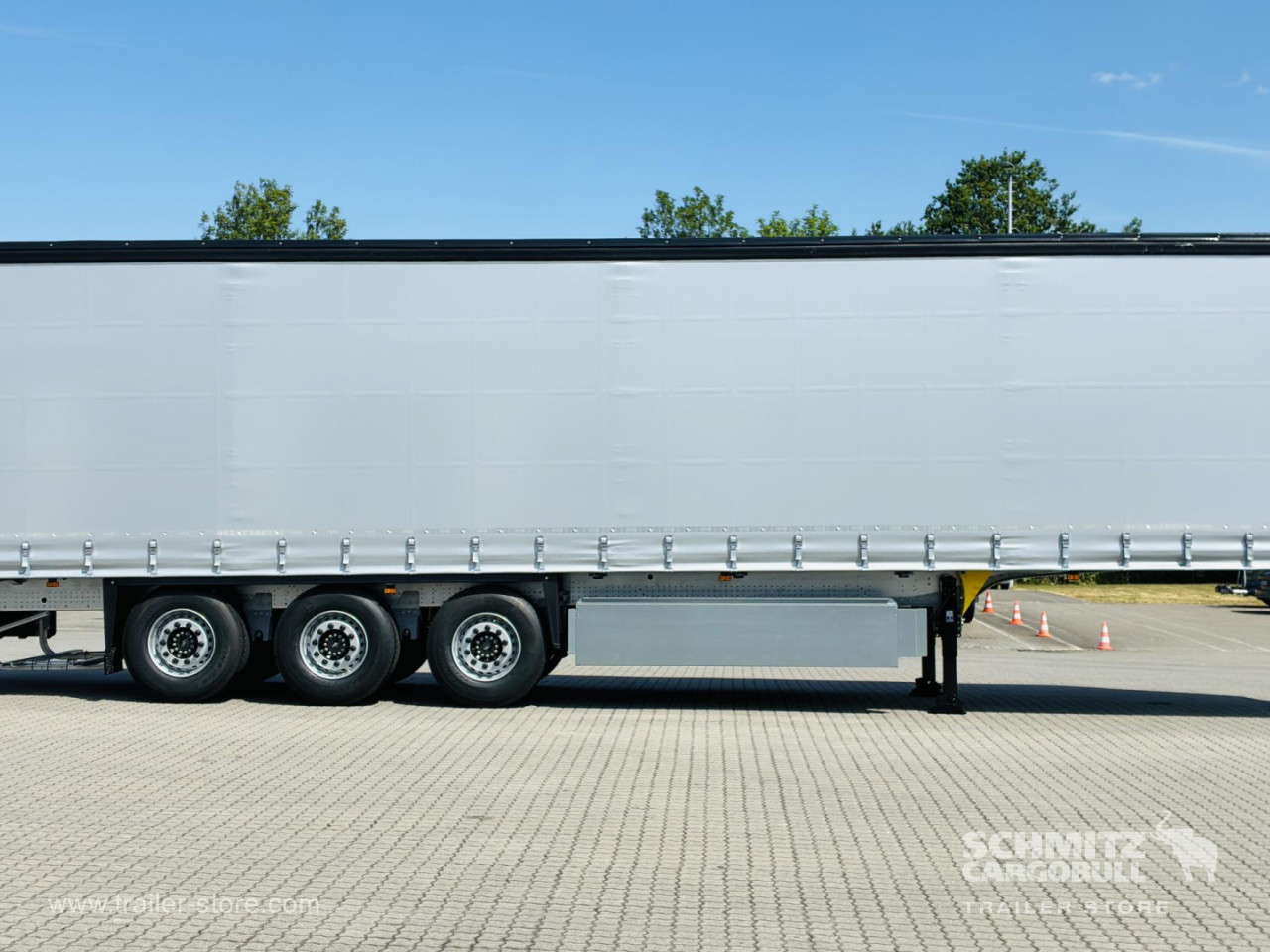 Schmitz Cargobull Curtainsider Standard Getränke 