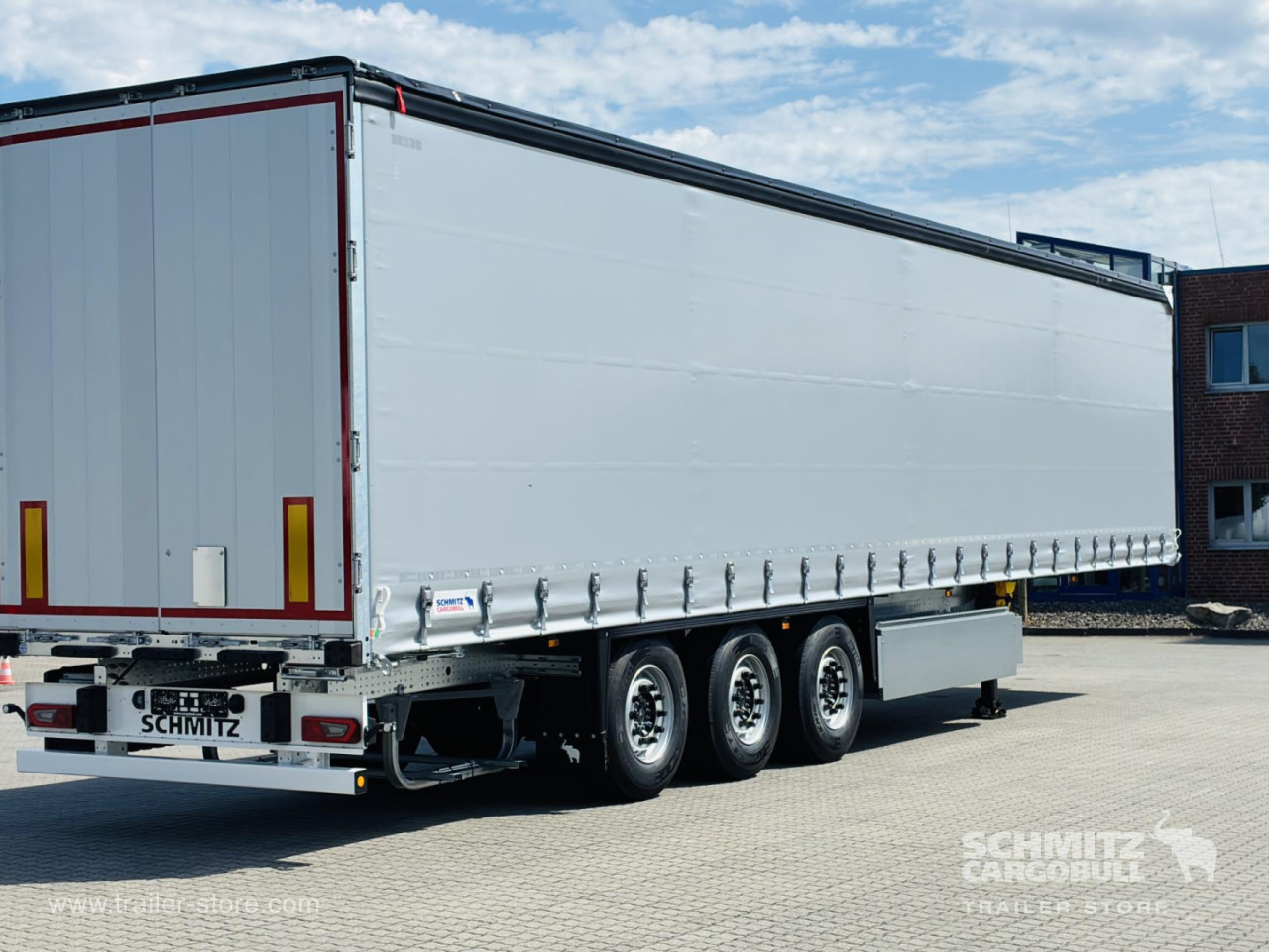 Schmitz Cargobull Curtainsider Standard Getränke 